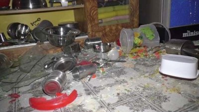 বাড়িঘর ভাঙচুর