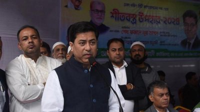 বক্তব্য দিচ্ছেন মেয়র তাপস