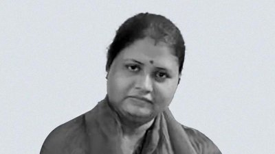বুধবার রাজধানীতে নির্মাণাধীন ভবন থেকে মাথার ওপরে ইট পড়ে মারা যান দীপান্বিতা বিশ্বাস