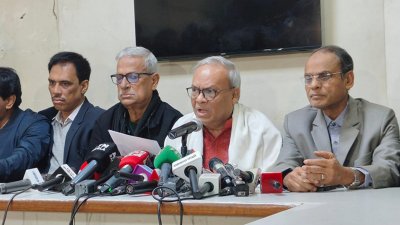 বক্তব্য দিচ্ছেন রুহুল কবির রিজভী