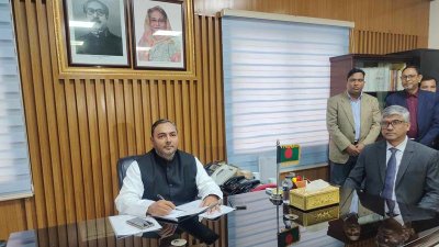 নিজ দফতরে প্রতিমন্ত্রী আহসানুল ইসলাম টিটু