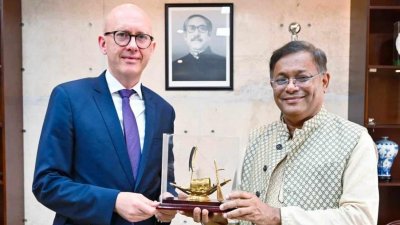 পররাষ্ট্রমন্ত্রী হাছান মাহমুদের সঙ্গে ইইউ রাষ্ট্রদূত চার্লস হোয়াইটলি