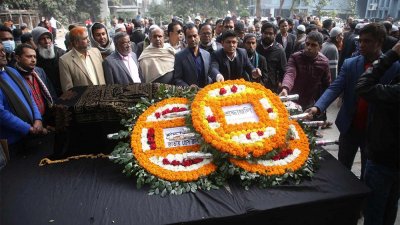 রেজোয়ান হোসেন সিদ্দিকীর কফিনে শ্রদ্ধা নিবেদন