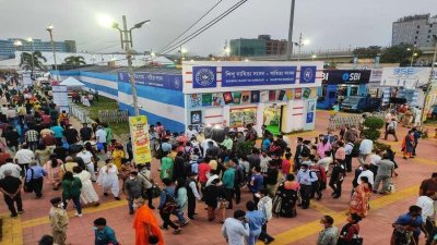 কলকাতা বইমেলার ফাইল ছবি: টেলিগ্রাফ ইন্ডিয়া