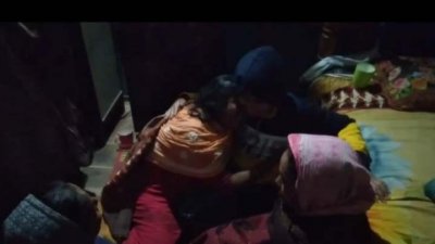অটোরিকশাচালক জসিম মুন্সীর স্বজনদের আহাজারি।