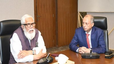 প্রধানমন্ত্রীর বেসরকারি শিল্প ও বিনিয়োগ উপদেষ্টা সালমান এফ রহমানের সঙ্গে সৌজন্য সাক্ষাৎ করেন এফবিসিসিআইয়ের সভাপতি মাহবুবুল আলম