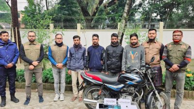 হত্যাকাণ্ডে জড়িত চার জনকে গ্রেফতার করেছে ডিবি পুলিশ