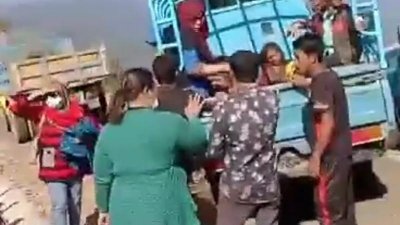 বান্দরবানে দুর্ঘটনায় পর্যটকবাহী গাড়ি