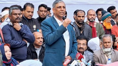 বক্তব্য দিচ্ছেন আ ফ ম বাহাউদ্দিন নাছিম