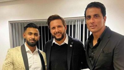 আফ্রিদি ও সোনুর সঙ্গে ইমরানুর