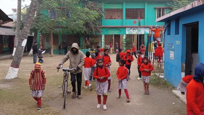 বাড়ি ফিরছে প্রাথমিকের শিক্ষার্থীরা (ফাইল ছবি)
