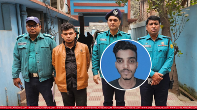 পুলিশের হাতে গ্রেফতার অভিযুক্ত আক্তার হোসেন (জ্যাকেট পরা), ভেতরে গোল চিহ্নিত জুয়েল মিয়া