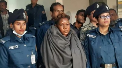 কোকেনসহ আটক মালউয়ির নাগরিক নোমথেনডাজো তাওয়েরা সোকো (ছবি: ফোকাস বাংলা)