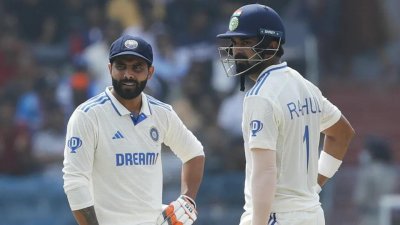 জাদেজা ও রাহুলের হাফ সেঞ্চুরিতে শক্ত অবস্থানে ভারত