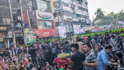 সমাবেশস্থলে দলে দলে জড়ো হচ্ছেন নেতাকর্মীরা