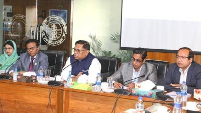 বক্তব্য রাখছেন নসরুল হামিদ