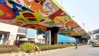 নানান চিত্রকর্মে মুগ্ধতা ছড়াচ্ছে মহাখালী ফ্লাইওভার