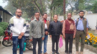 আইনজীবীসহ গ্রেফতারকৃত তিন জন