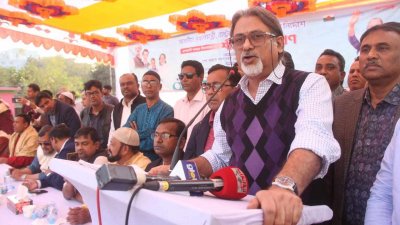 অনুষ্ঠানে বক্তব্য রাখছেন যুবলীগ চেয়ারম্যান শেখ ফজলে শামস্ পরশ