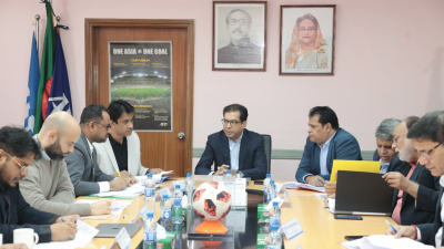 জাতীয় টিমস কমিটির সভায় কাজী নাবিল আহমেদ ও অন্যরা