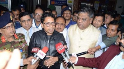 বক্তব্য রাখছেন জুনাইদ আহমেদ পলক