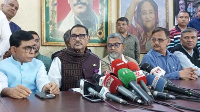 সাংবাদিকদের সঙ্গে মতবিনিময়কালে ওবায়দুল কাদের