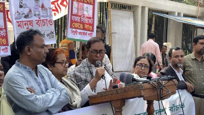 সমাবেশে বক্তব্য রাখছেন সাইফুল হক