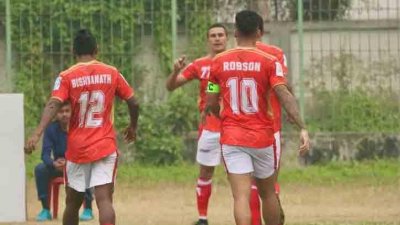 গোলের পর কিংসের ফুটবলারদের উচ্ছ্বাস