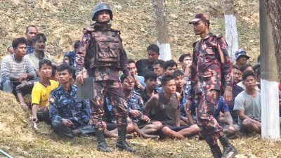 পালিয়ে আশ্রয় নেওয়া বিজিপি সদস্য