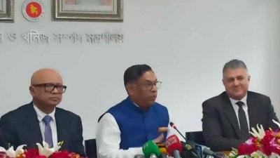 সংবাদ সম্মেলনে নসরুল হামিদ