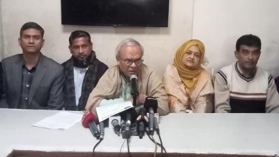 সংবাদ সম্মেলনে রুহুল কবির রিজভী (ছবি: সংগৃহীত)