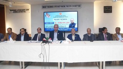 সংবাদ সম্মেলনে বক্তব্য রাখছেন স্বাস্থ্যমন্ত্রী ডা. সামন্ত লাল সেন