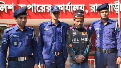 গ্রেফতার মুক্তার হোসেন