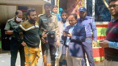 মিথ্যা পরিচয় দিয়ে 'ডাক্তার' পদবী ব্যবহার ও রোগীদের ব্যবস্থাপত্র দেওয়ায় খলিলুর রহমান পলাশকে এক লাখ টাকা অর্থদণ্ড প্রদান করা হয়