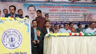 বক্তৃতা করছেন জাহাঙ্গীর কবির নানক