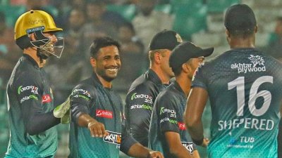 শুভাগতর মুখের হাসি আরও চওড়া হলো দলের জয়ের
