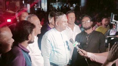 ঘটনাস্থলে স্থানীয় এমপি আ ফ ম বাহাউদ্দিন নাছিম