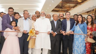 শোরুমটি উদ্বোধন করেন সালমান এফ রহমান