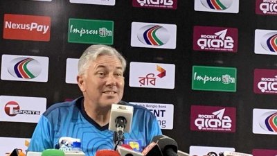 সংবাদ সম্মেলনে সিলভারউড