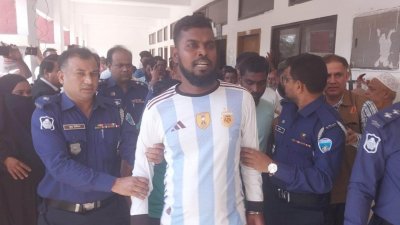 কুমিল্লায় সিএনজি অটোরিকশাচালককে হত্যার দায়ে তিন জনকে মৃত্যুদণ্ড দিয়েছেন আদালত