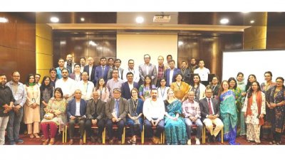 এনসিডিসি’র লাইন ডিরেক্টর অধ্যাপক ডা. মো. রোবেদ আমিন ক্লাইমেট চেঞ্জ ইনোভেশন হাবের আনুষ্ঠানিক উদ্বোধন ঘোষণা করেন