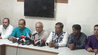 সংবাদ সম্মেলনে রুহুল কবির রিজভী (ছবি: দলের সৌজন্যে)