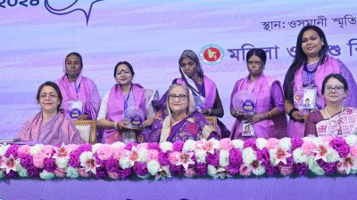 ‘সেরা জয়িতা পুরস্কার-২০২৩’ দিলেন প্রধানমন্ত্রী (ছবি: ফোকাস বাংলা)
