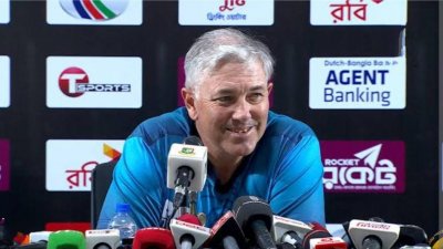 শ্রীলঙ্কান কোচ ক্রিস সিলভারউড।
