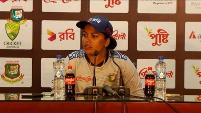 সংবাদ সম্মেলনে কথা বলছেন, নাহিদা আক্তার।