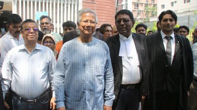 আদালতে ড. মুহাম্মদ ইউনূস, ছবি: বাংলা ট্রিবিউন