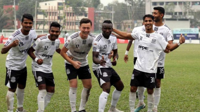 বসুন্ধরা কিংসের পিছু পিছু থাকছে মোহামেডান।