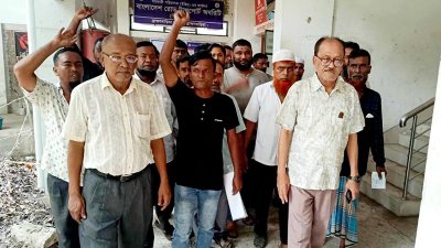 ব্রাহ্মণবাড়িয়ায় বিআরটিএ অফিস ঘেরাও