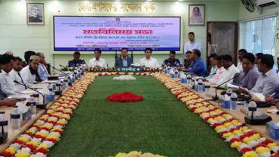 সাতক্ষীরা জেলা প্রশাসকের কার্যালয়ে মতবিনিময় সভায় ইসি আহসান হাবিব
