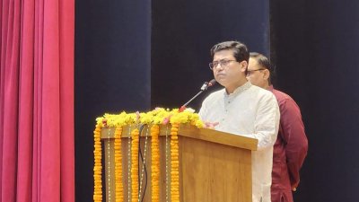 রামকৃষ্ণ মিশনের প্রতিষ্ঠা দিবস উপলক্ষে বক্তব্য রাখছেন ঢাকা দক্ষিণ সিটির মেয়র ফজলে নূর তাপস